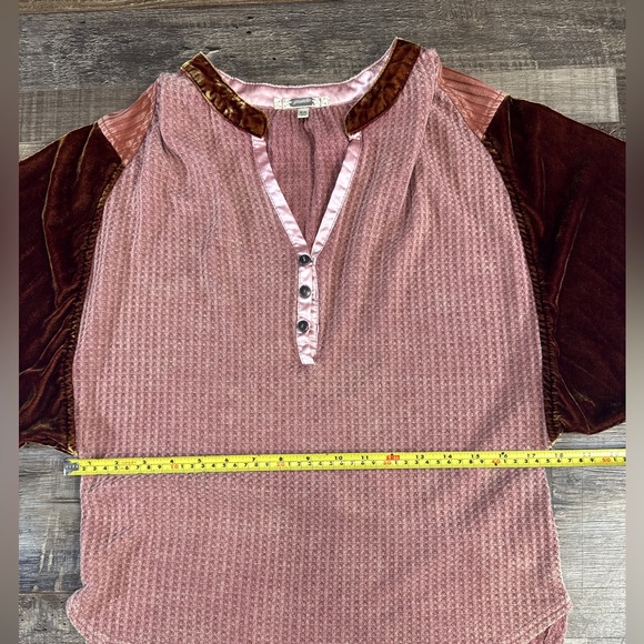 Gimmicks Waffle Knit Henley Top XS Velvet Sleeve Boho - Picture 5 of 7